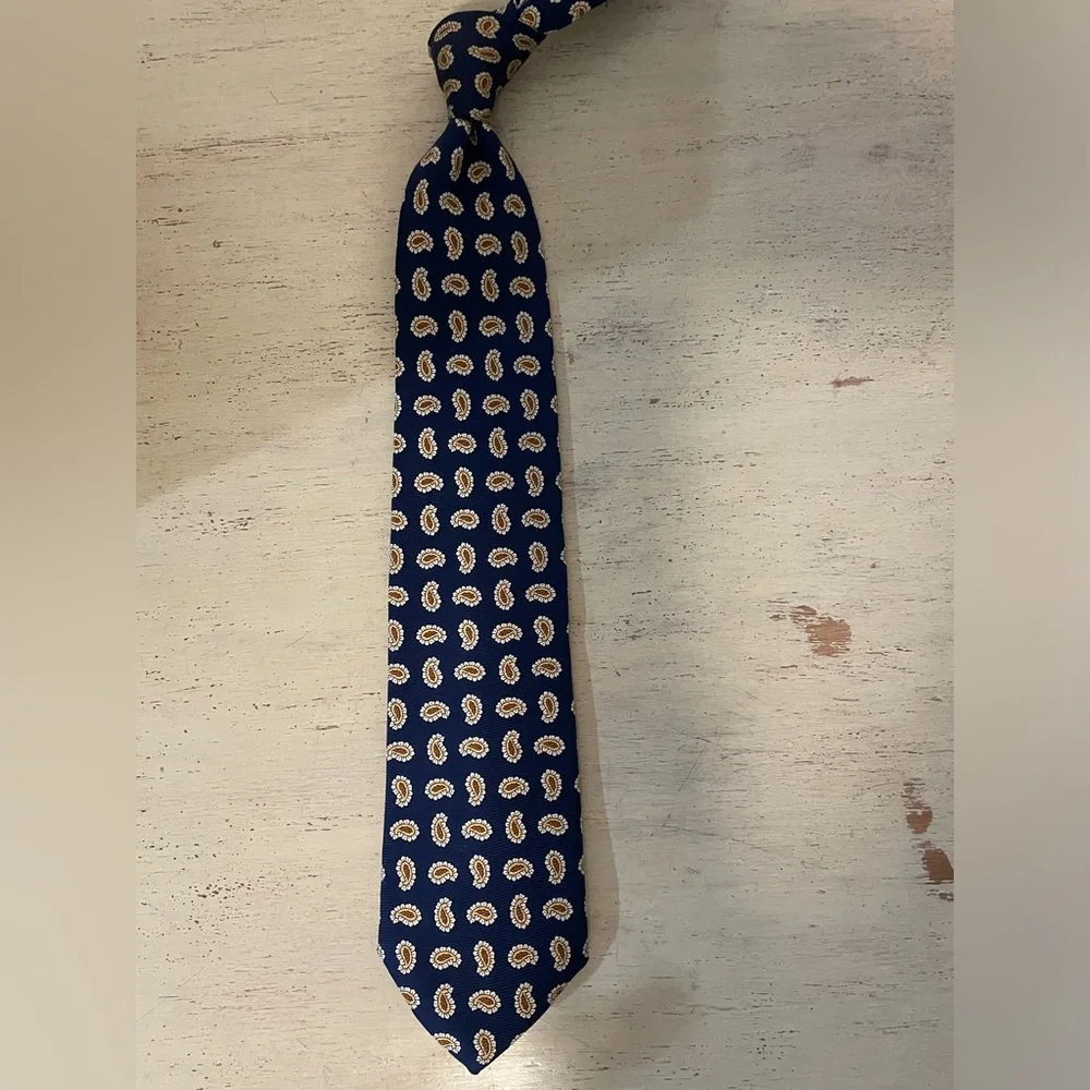 Brooks‎ Brothers MAKERS Hand Made in USA Paisley Print Silk Tie in Navy (Multi)